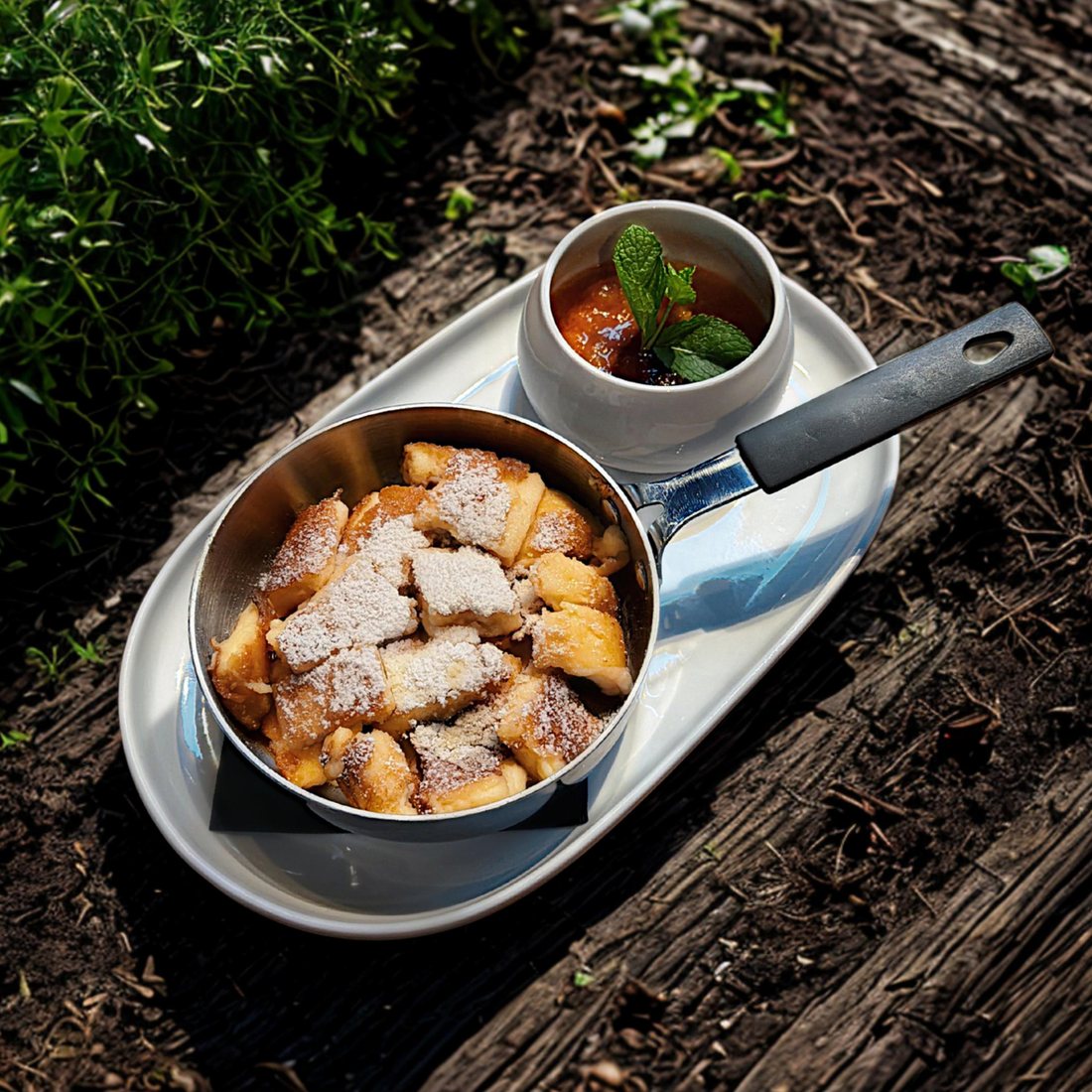 Kaiserschmarrn mit Zwetschkenröster — Gleiswirt Speisekarte